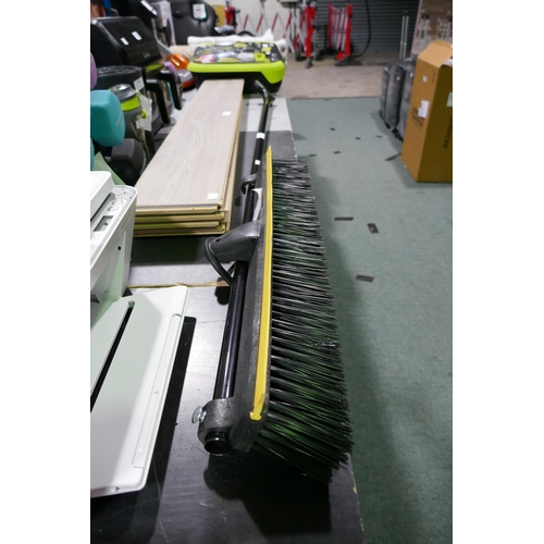 3085 - Power Grip Broom   (309-295)   * This lot is subject to vat