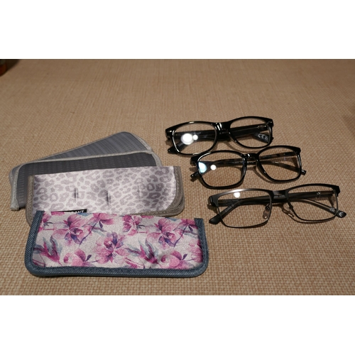 3105 - Quantity of FGX Reading Glasses (312-98,99,100,101,102,103) * This lot is subject to VAT