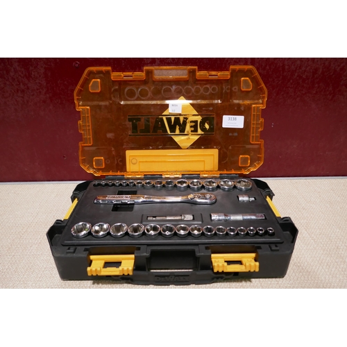 3138 - Dewalt Small Mech Set  (312-279) * This lot is subject to VAT