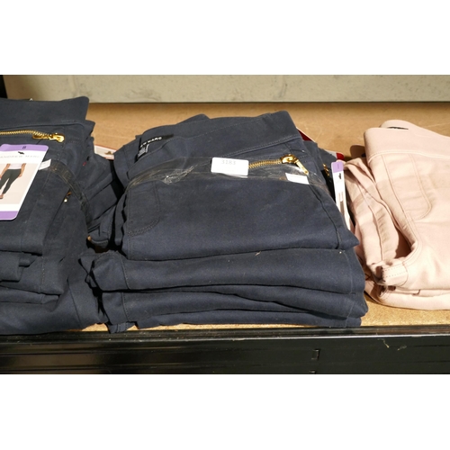 3183 - Five pairs of women's navy trousers - mixed sizes * This lot is subject to VAT