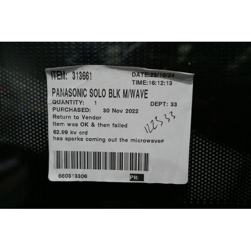 3195 - Panasonic Solo Black Microwave (311-171)    * This lot is subject to vat