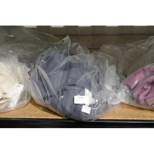 3200 - A quantity of lady's grey Lee jumpers - mixed sizes * This lot is subject to VAT