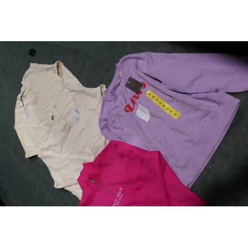 3201 - A quantity of lady's Lee jumpers - mixed sizes and colours * This lot is subject to VAT