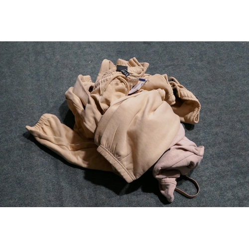 3202 - A quantity of lady's beige Ellesse joggers - size L * This lot is subject to VAT