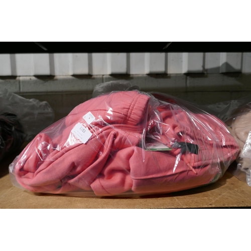 3203 - A quantity of lady's pink Ellesse joggers - mixed sizes * This lot is subject to VAT