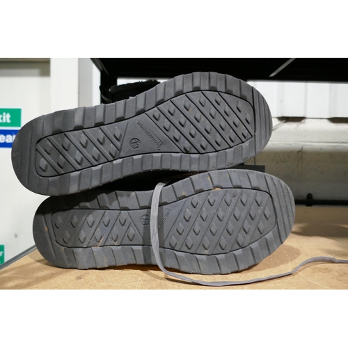 3210 - Two pairs of  men's weatherproof boots - sizes 11 and 13 * This lot is subject to VAT