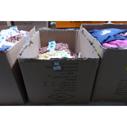 3265 - Assorted toddler clothing sets - size 18m * This lot is subject to VAT