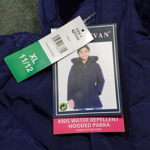 3286 - Five navy kid's hooded coats - size L * This lot is subject to VAT