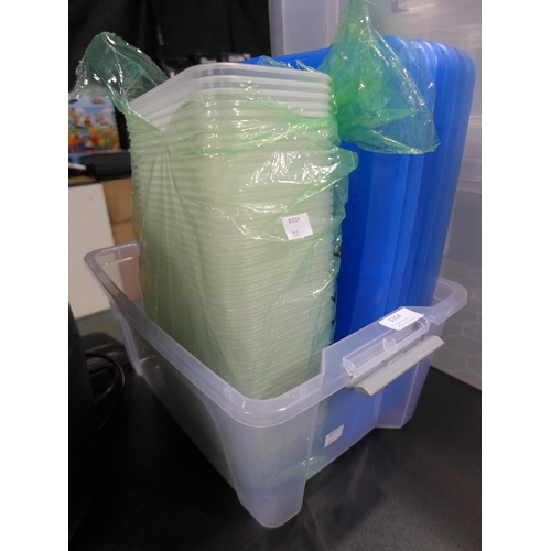 3358 - Quantity of plastic containers/lids - incomplete  (312-805)  * This lot is subject to vat