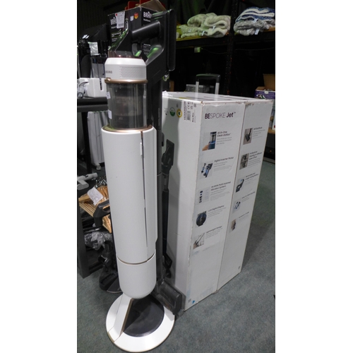 3376 - Samsung Bespoke Stick Vacuum Cleaner With Battery, original RRP £499.99 + VAT (312-289) * This lot i... 