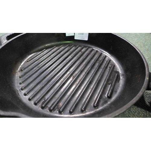 3398 - Tramontina Cast Iron Grill & Skillet (312-206) * This lot is subject to VAT