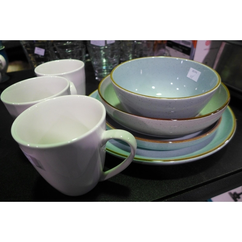 3401 - Over and Black dinnerware and 3 mugs - incomplete (312-812)  * This lot is subject to vat