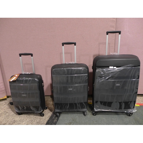 3411 - American Tourister Bon Air Three Piece Luggage Set (Carry On/Medium/Large), original RRP £120.83 + V... 