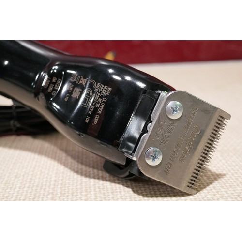 3125 - Wahl Deluxe Combi Hair Clipper Kit (312-272) * This lot is subject to VAT