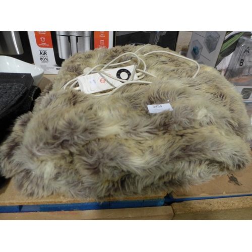 3454 - Dreamland Husky Fur Heated Throw (120cm x 160cm) (312-54) * This lot is subject to VAT