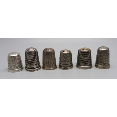 1008 - Six silver thimbles, one a/f