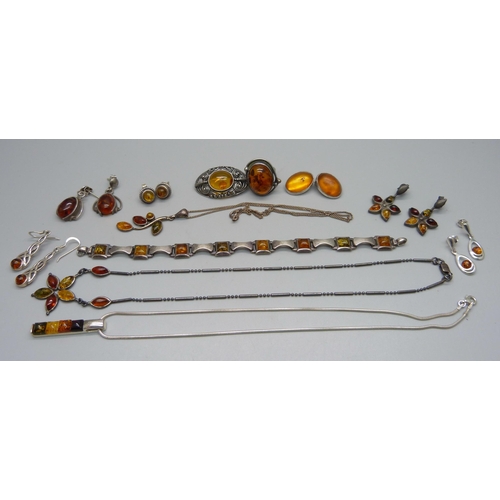 1012 - A collection of silver set amber jewellery