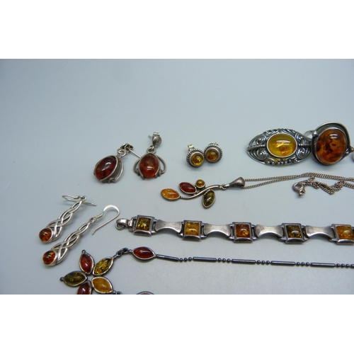 1012 - A collection of silver set amber jewellery