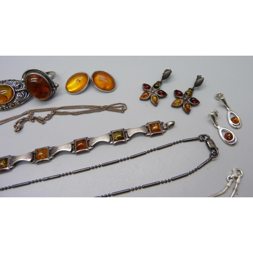 1012 - A collection of silver set amber jewellery