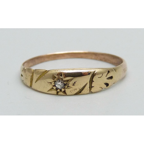 1014 - A vintage yellow metal and diamond ring, 1.6g, N