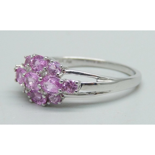 1017 - A 9ct gold and pink sapphire ring, 2.8g, T