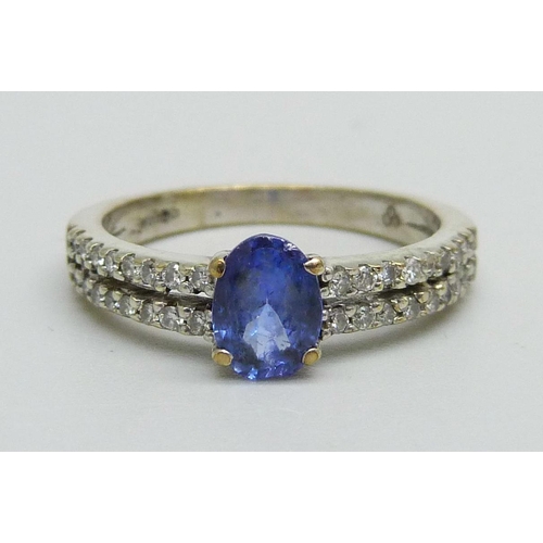 1033 - A 9ct gold, tanzanite and zircon ring, 3.1g,M/N