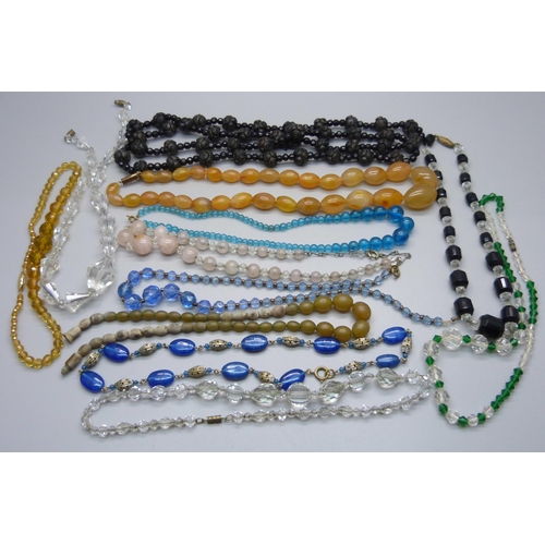 1048 - Vintage necklaces