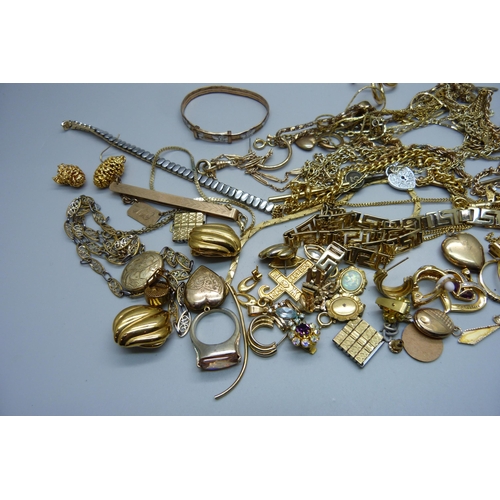 1049 - A box of gold plated jewellery and gold tone jewellery