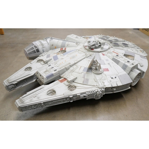 1090 - A large Star Wars model Millennium Falcon **PLEASE NOTE THIS LOT IS NOT ELIGIBLE FOR POSTING AND PAC... 