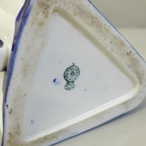 602 - A Royal Worcester blue and white pitcher, late 19th Century Aesthetic Movement, a/f, chipped to rim ... 