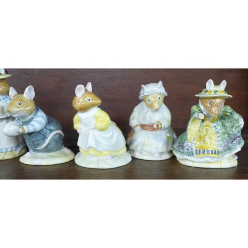 612 - Eight Royal Doulton Brambly Hedge character figures