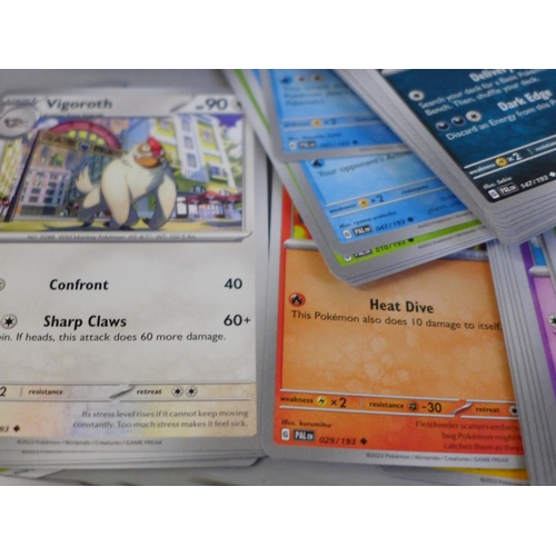 630 - 500+ Pokemon cards including 50 holo and reverse holo cards in collectors box
