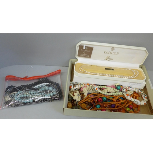 717 - Costume jewellery; assorted beaded necklaces and bracelets, including boxed Lotus simulated pearls