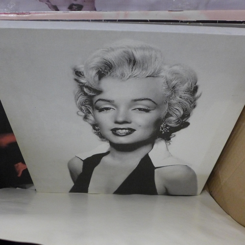 732 - A box of Marilyn Monroe memorabilia including prints, calendars, books, etc.