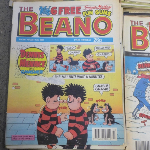 765 - A collection of 1990s Beano comics