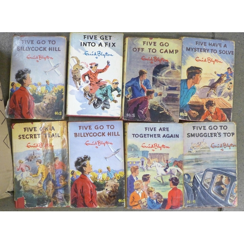 787 - A collection of Enid Blyton novels, Famous Five, Secret Seven, Adventurous Four (five 1st editions -... 