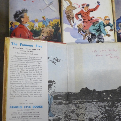 787 - A collection of Enid Blyton novels, Famous Five, Secret Seven, Adventurous Four (five 1st editions -... 