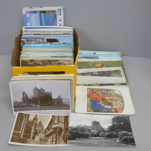 800 - Postcards; a box of postcards, vintage to modern