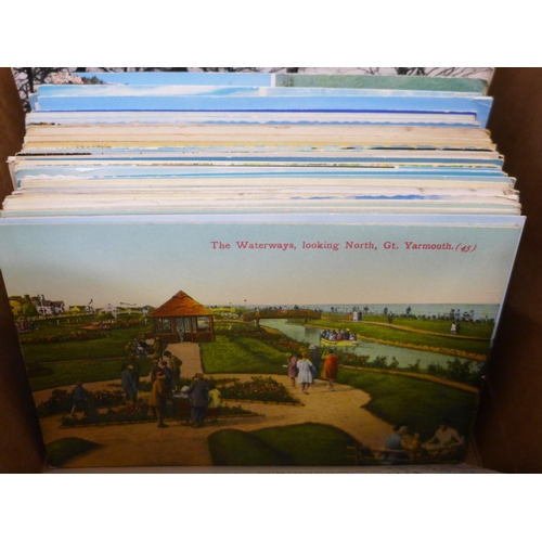 800 - Postcards; a box of postcards, vintage to modern