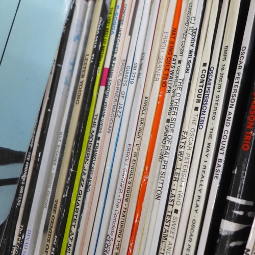 803 - A large collection of mainly jazz LP records, Big Band, swing, contemporary, easy listening and clas... 