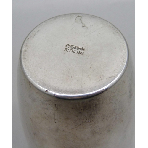 892 - A German 925 sterling silver cup, with inscription dated 1973, 81g