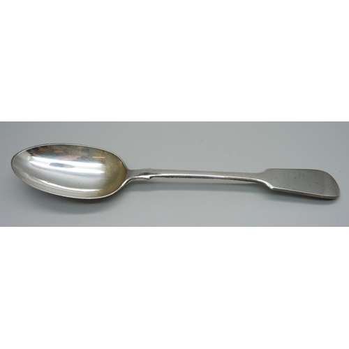 895 - A silver serving spoon, London 1905, Goldsmiths & Silversmiths Co. Ltd., 74g