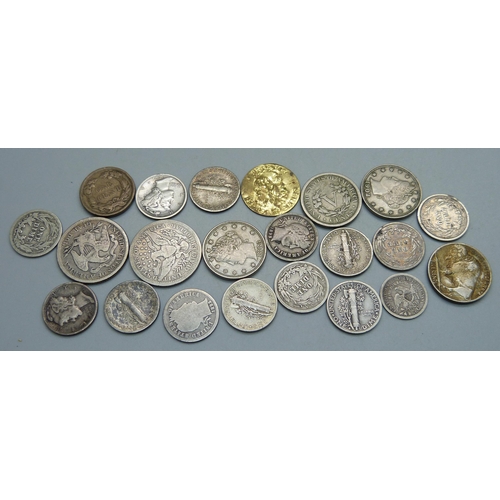 901 - A collection of US silver coins including 19th Century, 69g