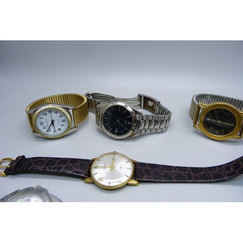 928 - Assorted gentleman's wristwatches including Mondaine 25 jewels automatic