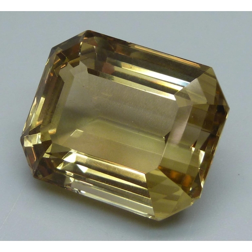 952 - A citrine gemstone, 17.3g