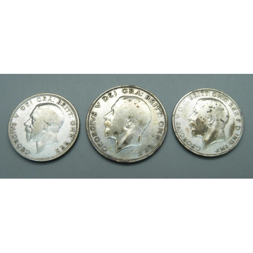 978 - A 1925 half crown and two florins, 1925 and 1932