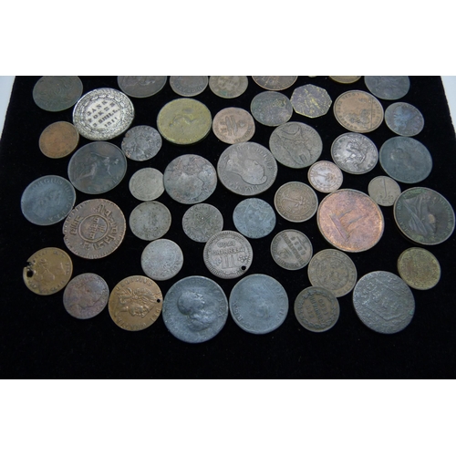 993 - A collection of assorted old bronze coins and tokens