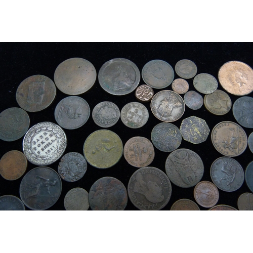 993 - A collection of assorted old bronze coins and tokens