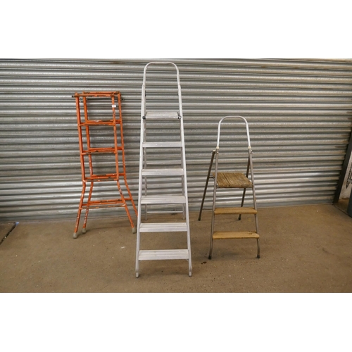 2266 - Two step ladders and a decorator's trestle