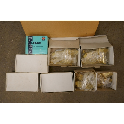 2278 - Box of 16 assorted door handles